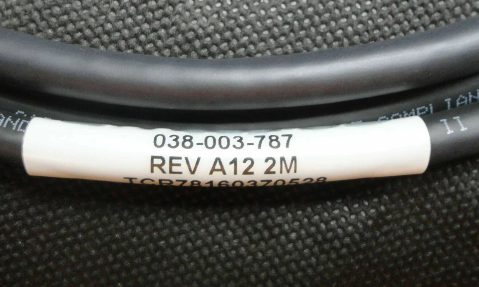 EMC Amphenol 038-003-787 EMC Mini SAS SFF 8088 to 8088 2M Cable - Image 2 of 4