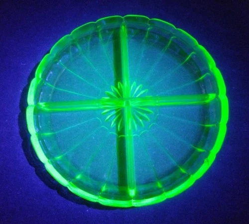 Vintage Jeanette Green Uranium Glass Divided Candy Dish (1 Bubble Error On Side)