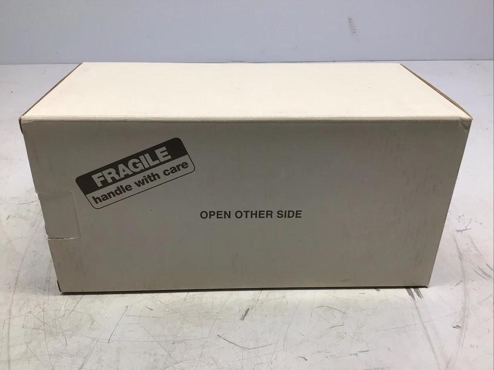 Danbury Mint как новый 1:24 1948 Buick Roadmaster двухцветный серый седанет - Изображение 4 из 4