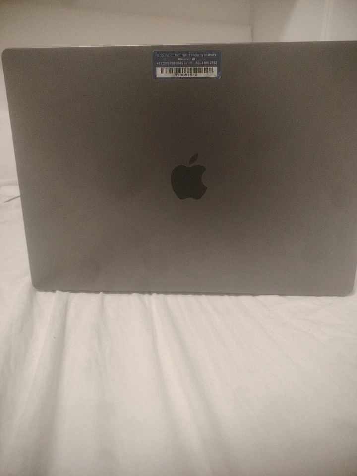 Apple MacBook Pro 16" M4 Max · 48GB · 512GB, foto 1 di 5