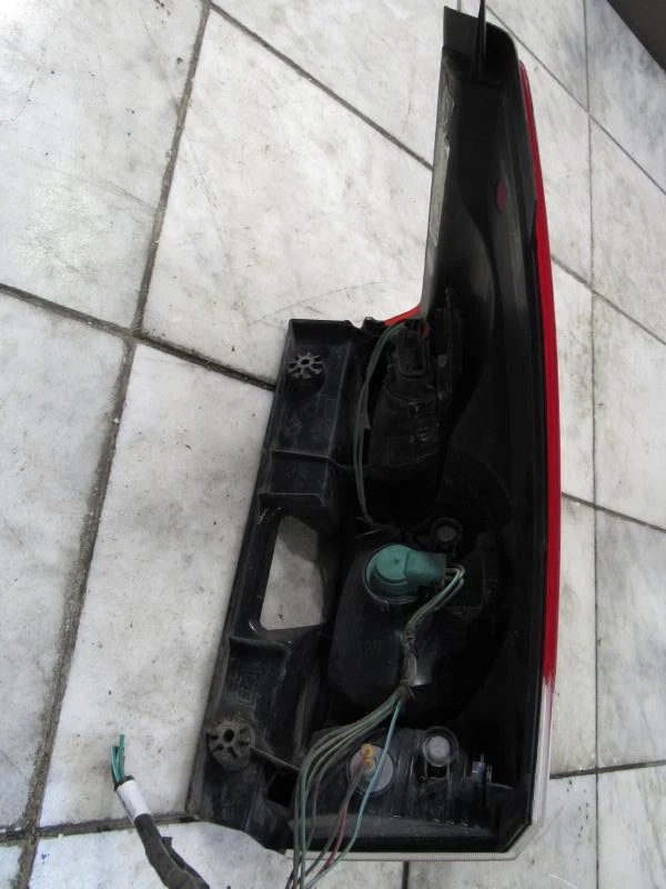 LUZ TRASEIRA 2005 NISSAN QUEST Lh fabricante de equipamento original (qtr Pnl Mnted) - Imagem 3 de 3