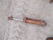 Farmall 200 230 Super C SC IH tractor 2pt Fasthitch Quick Hitch lift cylinder