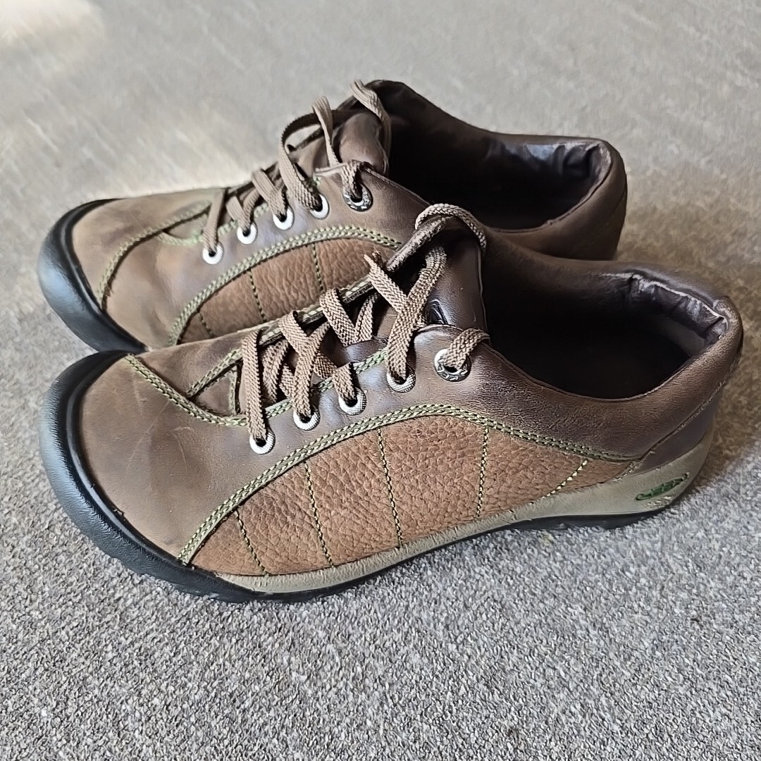 Scarpa da passeggio Keen Presidio da donna US 8 in pelle marrone noce