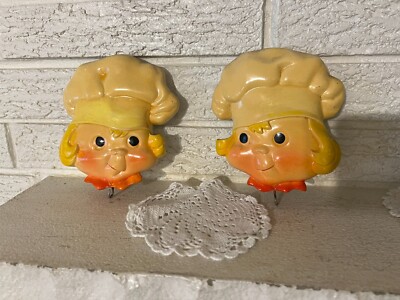 2 VINTAGE CHALK WARE1964 Miller Studios Inc PLAQUES WALL HANGING