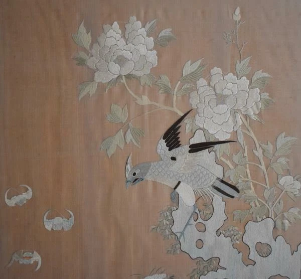 PRECIOSO MURCIÉLAGO PÁJARO SEDA ROSA JAPONÉS BORDADO A MANO VICTORIANO MOTIVO FLORAL Foto 4 de 4