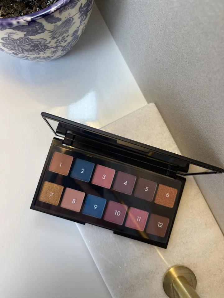 Sleek MakeUP i-Divine Eyeshadow Palette, 12 Shades in a Mix of Matte -High Flyer - Image 3 of 4