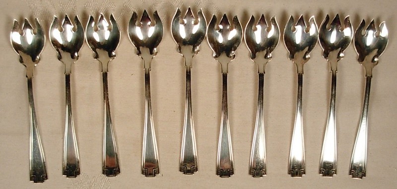 ETRUSCAN GORHAM STERLING SILVER 10 ICE CREAM FORKS 1913
