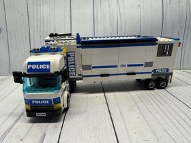 Lego # 7288 ~ City  Mobile Police Unit w/ Instruction Manuals and Minifigs
