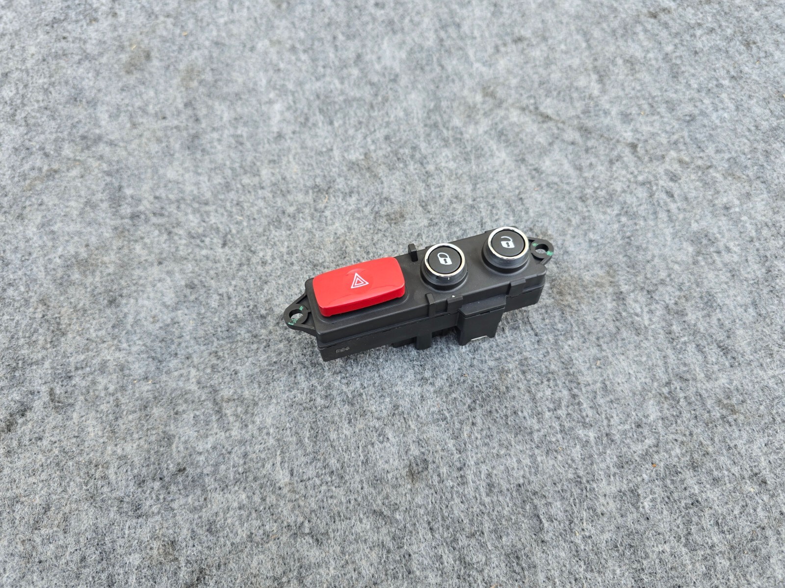 Maserati Quattroporte 2009-2018 Hazard switch