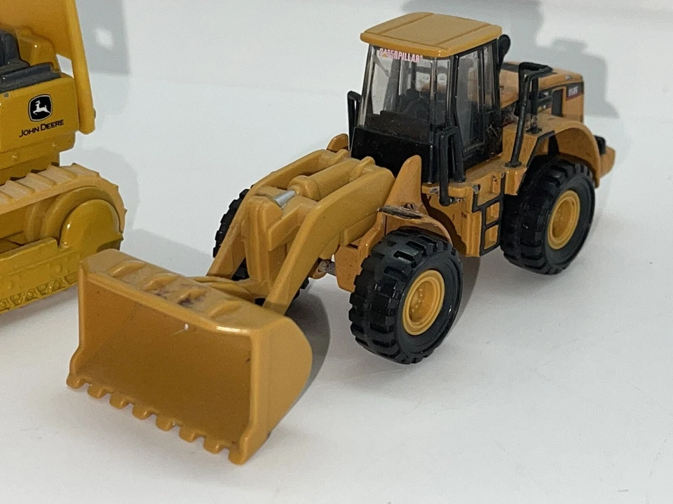 Lot of 2 Norscot CAT 950G Pay Loader & Ertl John Deere Crawler Bulldozer - Image 3 of 4