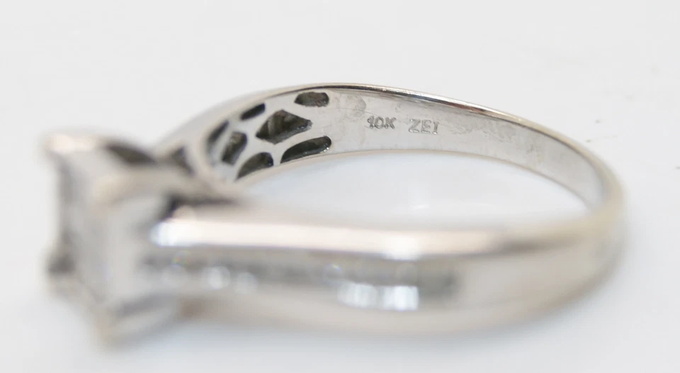 10K White Gold 2/3 Ct TDW Princess Cut Diamond Ring Size 10.25 - Image 4 of 4