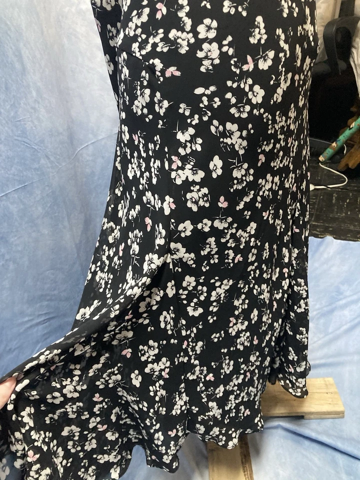 Chaps Women’s Black Floral Patterned Skirt Size Large Calf Length Light & Flowy - Image 3 of 4