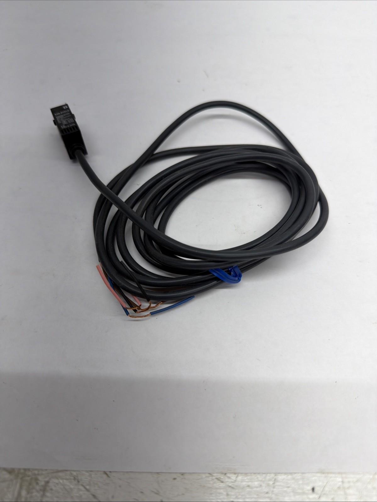 OMRON E3S-BT61-D 12-24VDC NSNP. Photoelectric Switch.