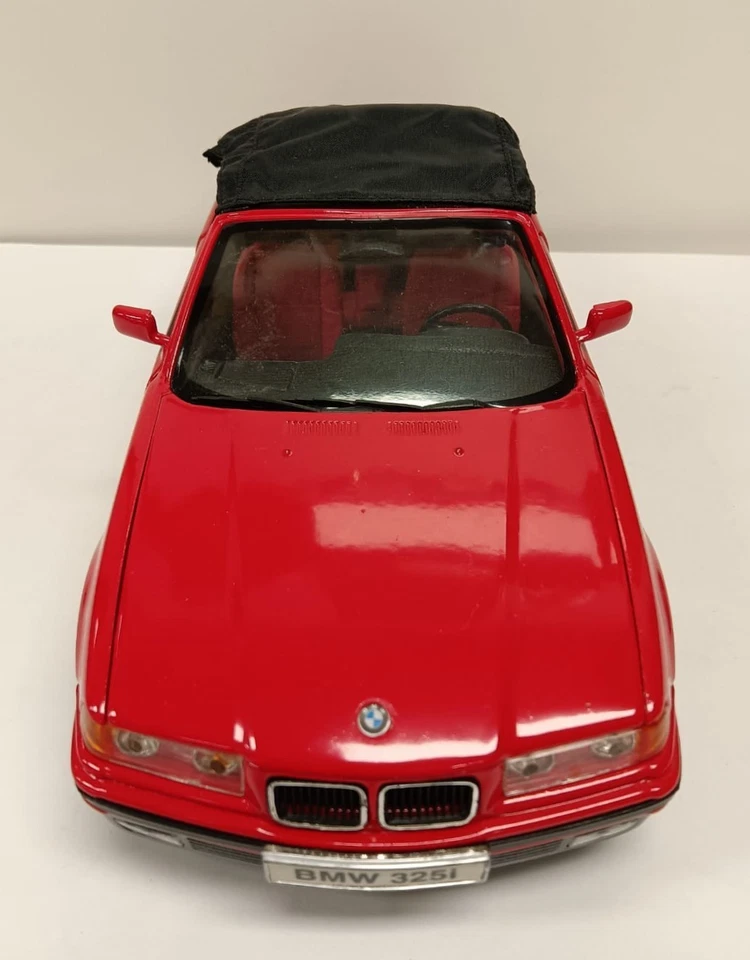 BMW 325i Convertibile 1993 Maisto 1/18 NO BOX - Immagine 3 di 4
