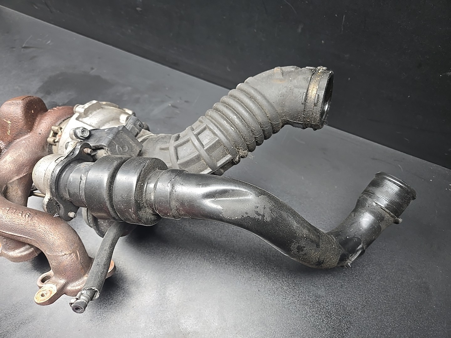 14-24 Maserati Quattroporte Levante Left Turbocharger Turbo Charger Manifold OEM