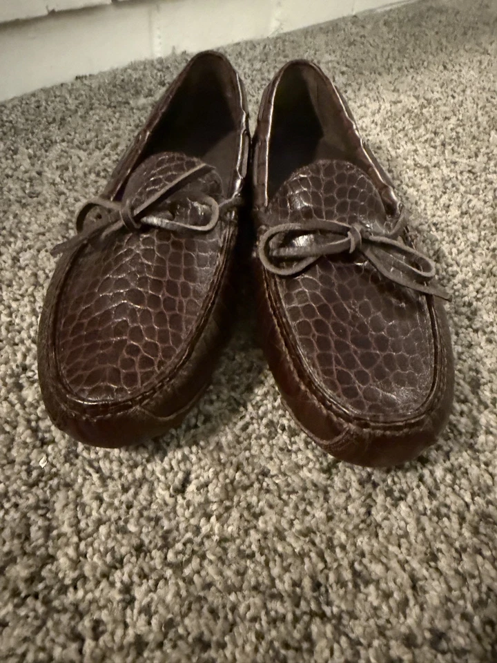 Mocassim Masculino Cole Haan Gunnison Tamanho 9 D Marrom Estampa de Crocodilo Sapatos de Couro - Imagem 2 de 4