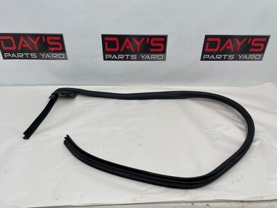 2018 Chevy Camaro ZL1 Convertible RH Passenger Weather Strip Rubber Seal OEM