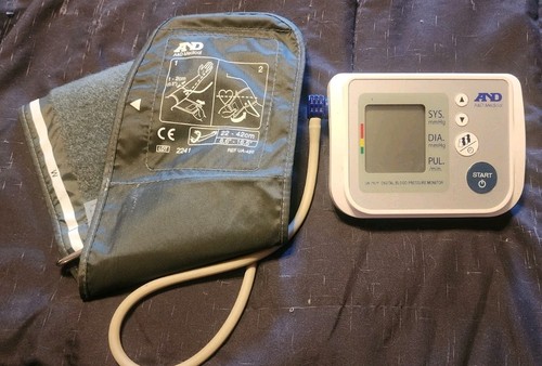 A & D MEDICAL DIGITAL BLOOD PRESSURE MONITOR UPPER ARM CUFF WORKS GREAT UNUSED