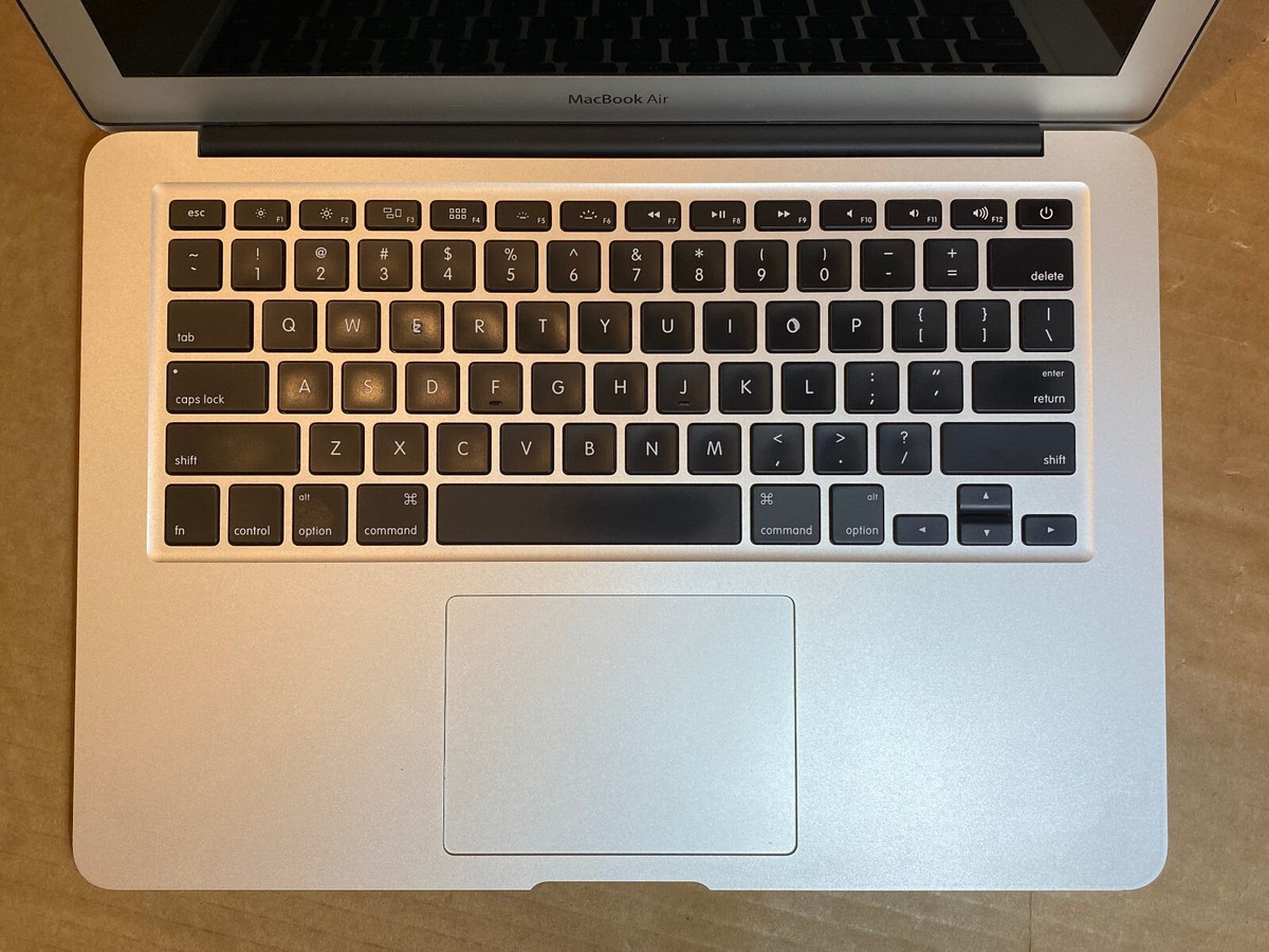 MacBook Air A1466 EMC2632 i5-4250U 1.3GHz 4GB DDR3 128GB SSD OS