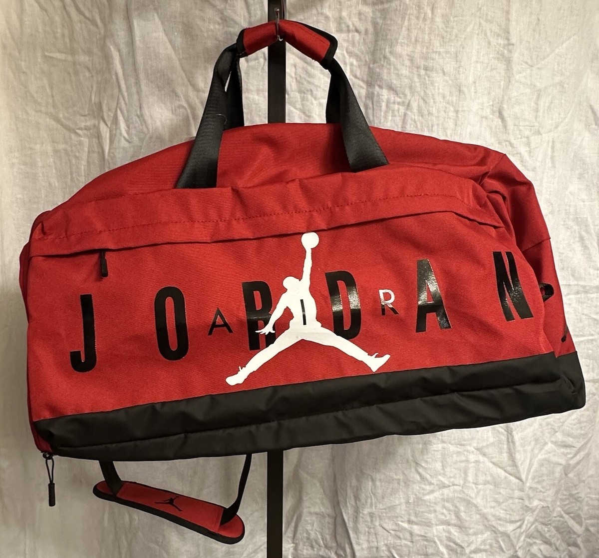 Nike Air Jordan Jumpman Sport Duffel Bag Gym Red Shoe Garage