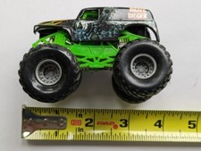 Hot Wheels Monster Jam Grave Digger Monster Truck Die Cast 1:64
