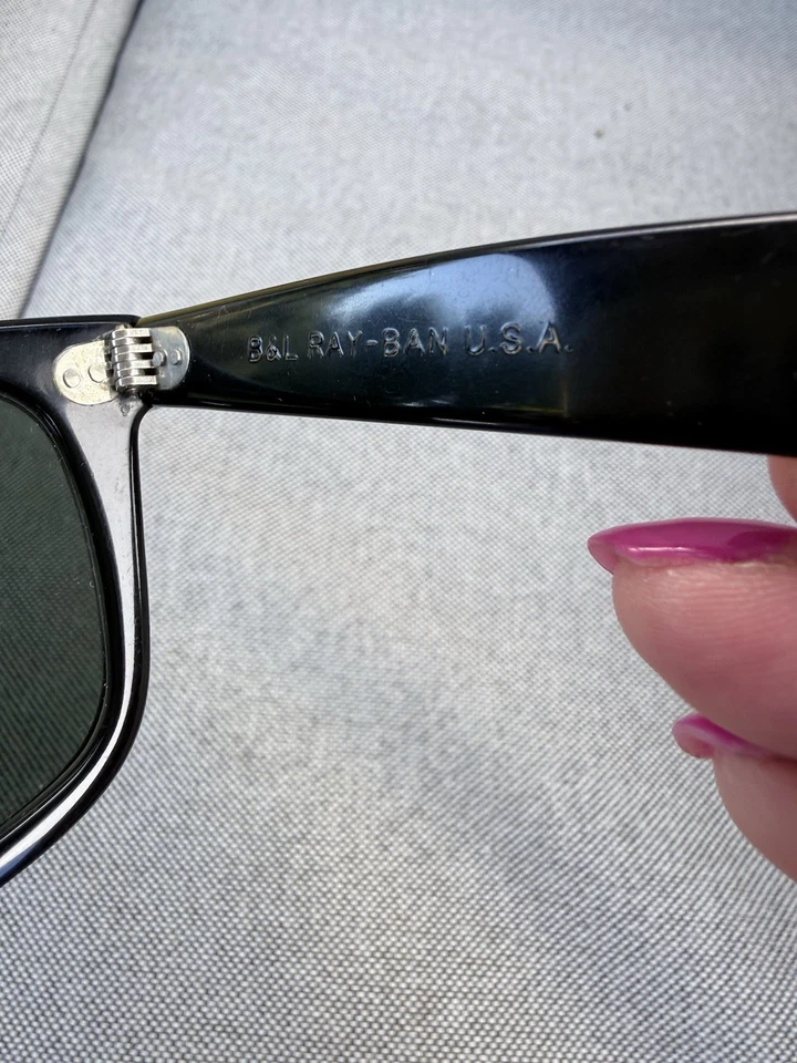 Ray-Ban Wayfarer B&L5022 Black Plastic Frame Green Tinted Glass Lenses - Image 3 of 4