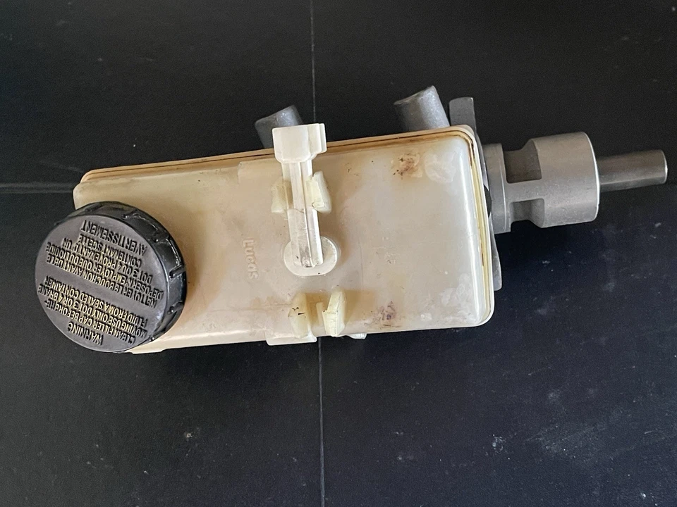 Lincoln LS 2003 V8 cilindro maestro de ruptura Foto 2 de 4