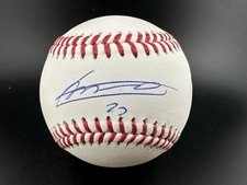 Vladimir Guerrero Rookie Cards and Autographed Memorabilia Guide 45