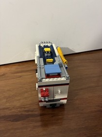 LEGO CREATOR 31052: Vacation Getaway Set  Great Condition Fantastic Gift