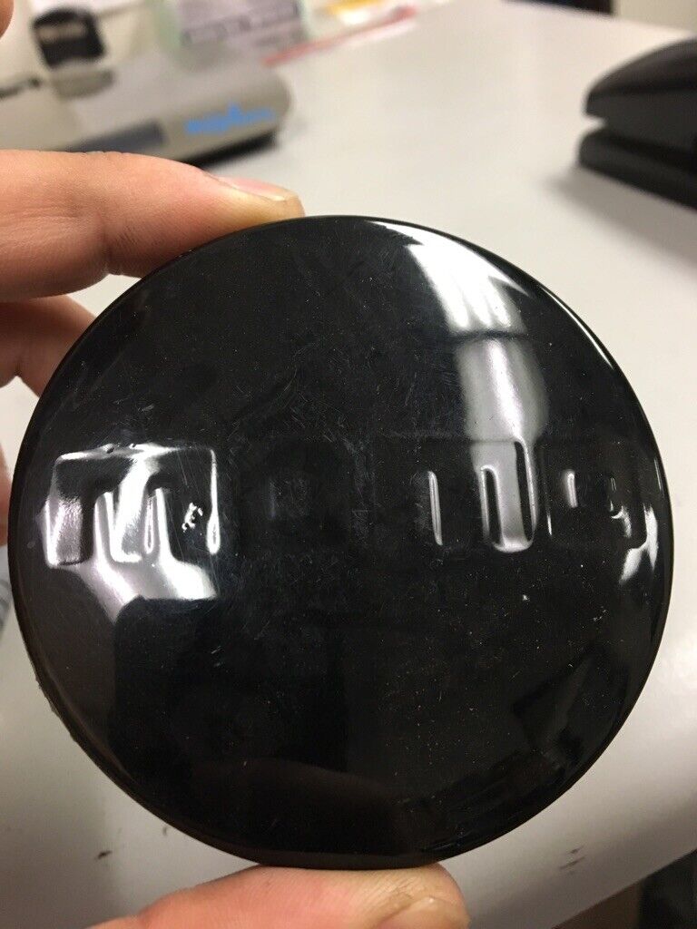 MOMO CENTER HUB CAP GLOSS BLACK 3 MOMO CENTER HUB CAP GLOSS BLACK 3