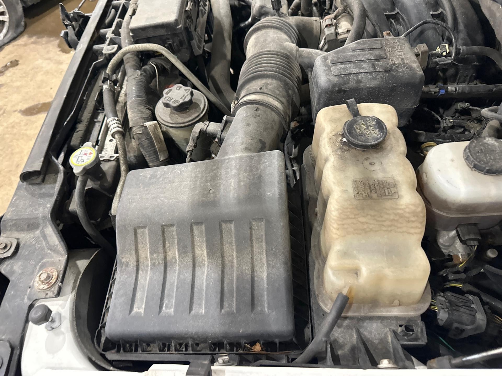 Engine Intake Air Cleaner Filter Box Housing FORD PICKUP F150 09 10-image