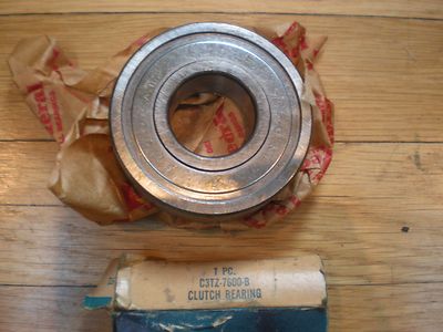 NOS 1964 - 1969 FORD F950 588 CID CLUTCH PILOT BEARING