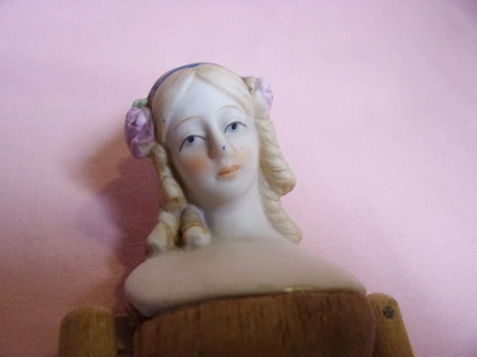 MUÑECA ANTIGUA DE BISQUE/MADERA HECHA A MANO SHACKMAN EN CAJA Foto 3 de 4