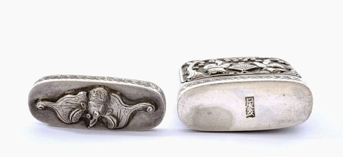 Figurine pilulier repousse chinoise en argent massif 1930 marquée chauve-souris足紋 - Photo 4 sur 7