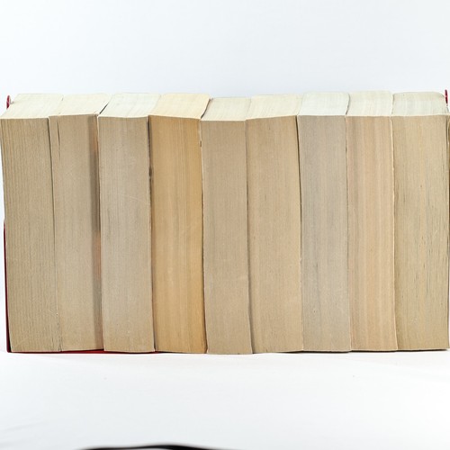 Lot of 9 L.E. Modesitt Jr. books from the Saga of Recluce Series: Books 1 to 9 - Picture 3 of 21