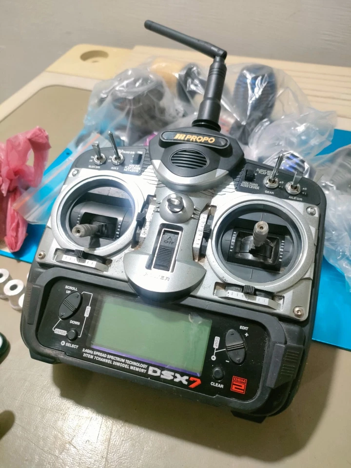 JR Radio DSX7 - 2.4Ghz 7ch Radio Control System - Image 4 of 4