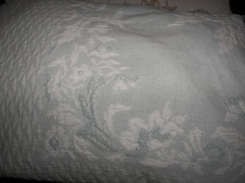 Columbine Cody White Seafoam Green King Spread 100% Cotton Size 120” x 116” - Picture 17 of 21