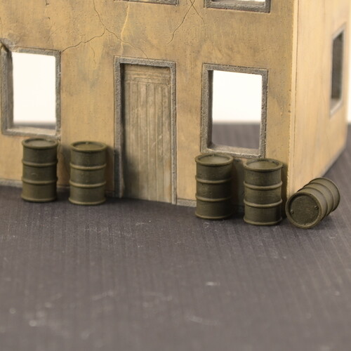 MiniArt - Fuel & oil drums 1930-50s - plastic scale model kit in 1:35 MiniArt - Fuel & oil drums 1930-50s - plastic scale model kit in 1:35