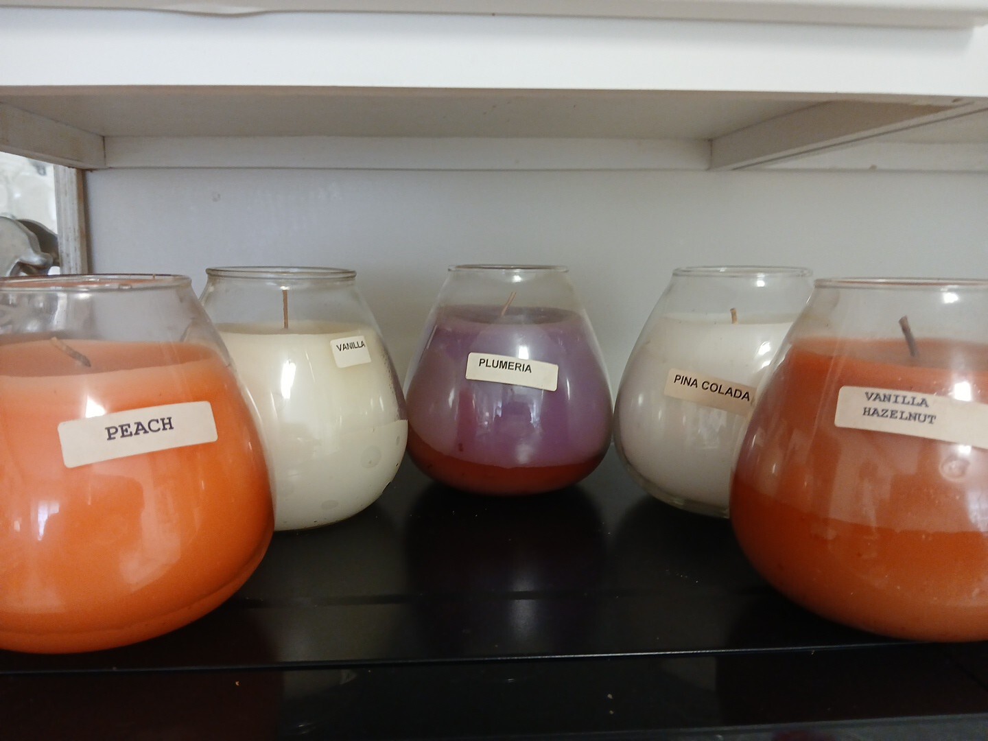 1970s Restaurant Center-piece Style Vanilla