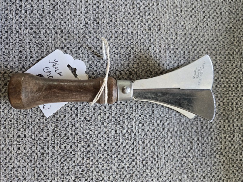 Vintage Travco Rocker Chopper Stainless Steel Wood Handel Taiwan