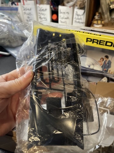 Monogram Predicta Plastic Model Car Kit 2796 1/24 Parts Sealed! - Bild 4 von 9