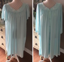 Miss Elaine Nightgown  Robe Set Nylon Embroidered Flowers Blue Women  s 1X
