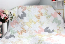 New Handmade Baby Girl Quilt ~ Busy Bees / Starlight