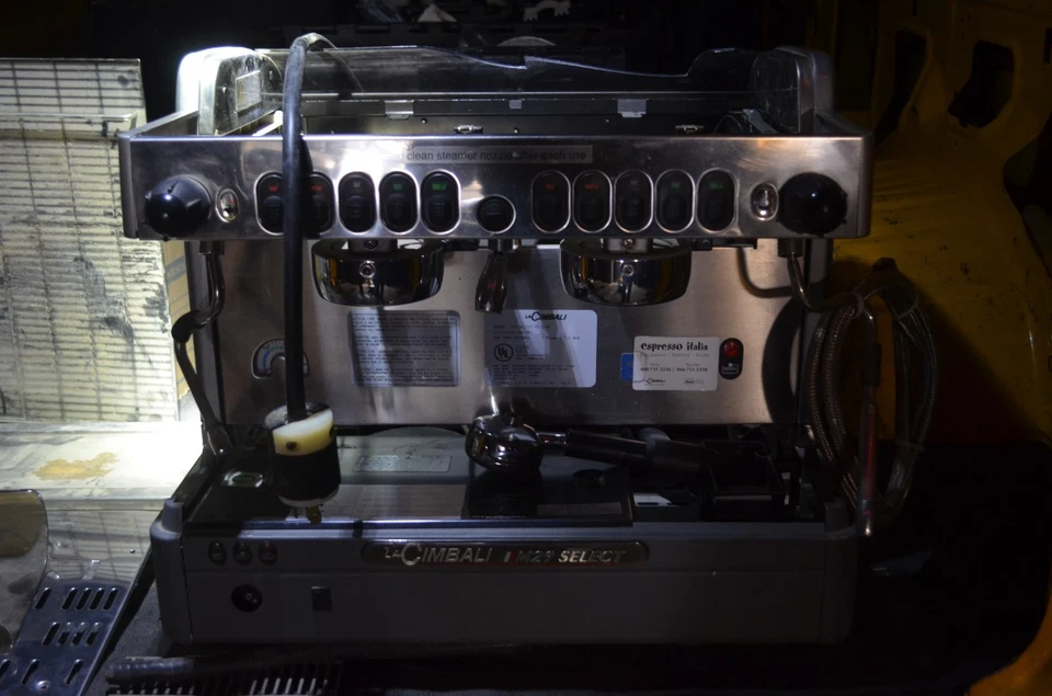 CIMBALI M 29 ESPRESSO MACHINE 2 GROUP AUTOMATIC 220 VTs 50/ 60Hz PARTS REPAIR - Image 3 of 4