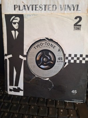 THE SPECIALS AKA LIVE 2 TONE EP TOO MUCH TOO YOUNG VG++ 7'' VINYL 45 SINGLE