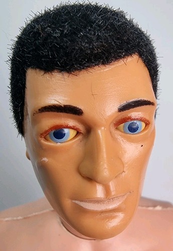 Vintage Action Man Black Flock Eagle Eyes New Gripping Hands Palitoy Original - Picture 3 of 16