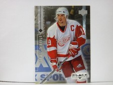 1998-99 Black Diamond Red Wings Hockey Card #30 Steve Yzerman