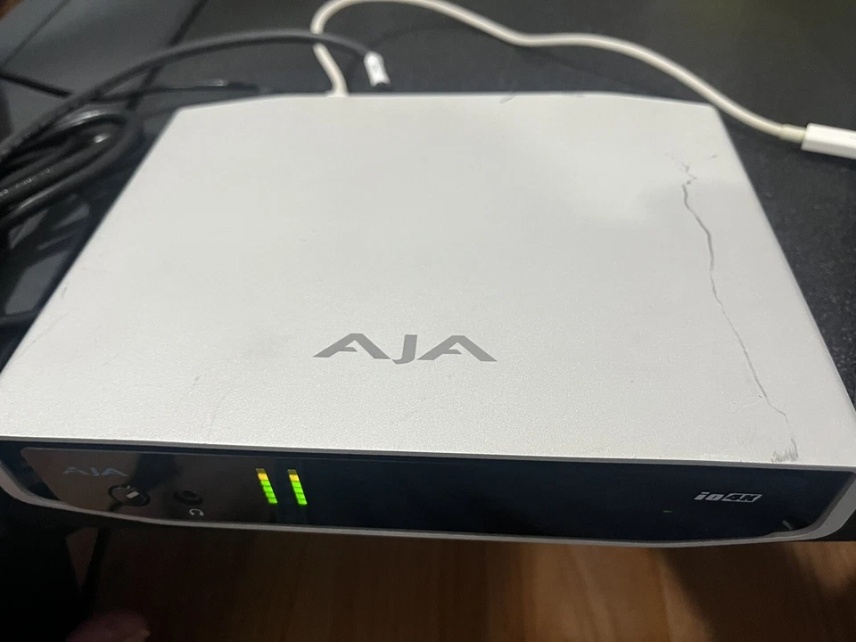 AJA IO-4K UltraHD HDMI y E/S SDI con Thunderbolt-2 + Adaptador Thunderbolt-3 Foto 4 de 4