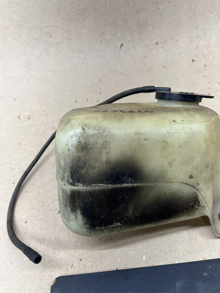 MONTE CARLO MALIBU EL CAMINO 1978 1987 Camaro Impala parabrisas lavadora depósito Foto 4 de 4