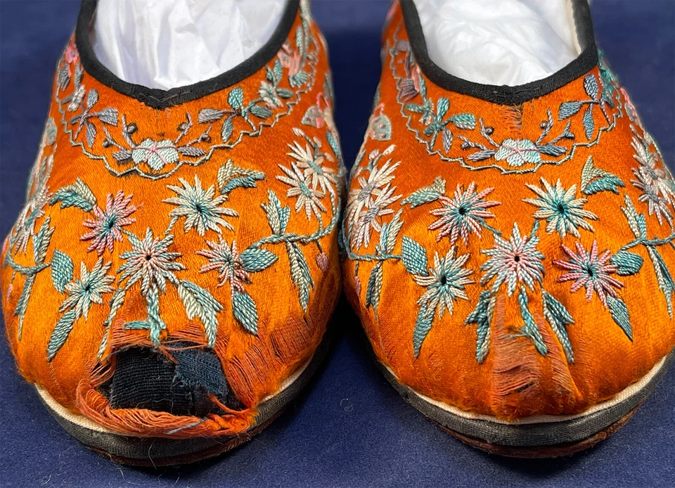 Старинный китайский оранжевый шелк вышитый цветочный бабочка птица тапочки туфли винтажный - Изображение 3 из 4